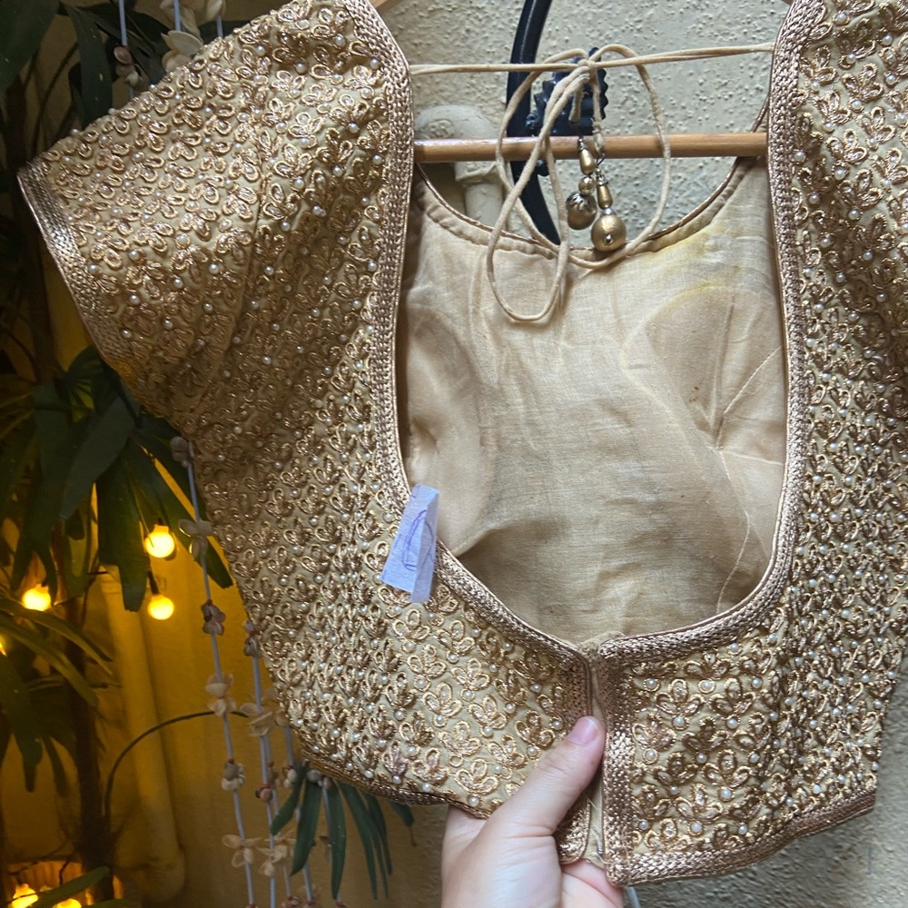 Pearl Blouse. Size - L - Picture 3 of 12